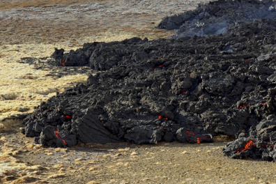 Coulée de lave de type AA en cours de progression - Geldingadalir - 1mn 22s
